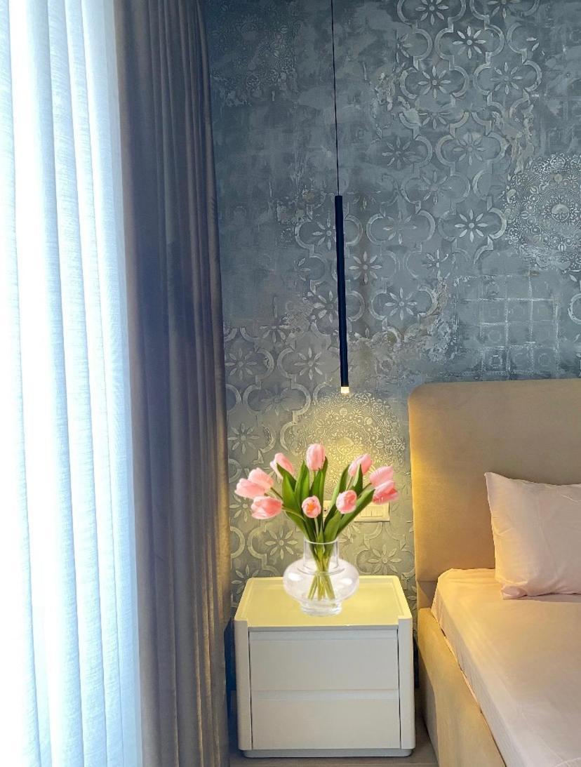 Main Luxury 1